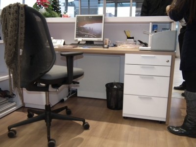 AUTOSALONO, BIURO ŠILDYMAS KAUNE 