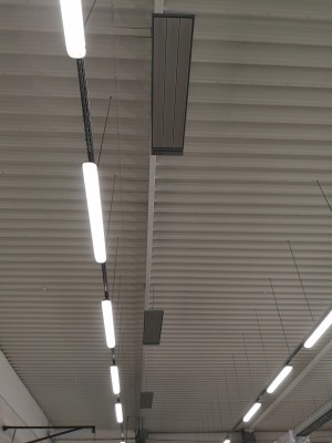 GAMYBOS CECHO ŠILDYMAS SPINDULINIAIS ŠILDYTUVAIS