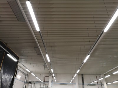 GAMYBOS CECHO ŠILDYMAS SPINDULINIAIS ŠILDYTUVAIS