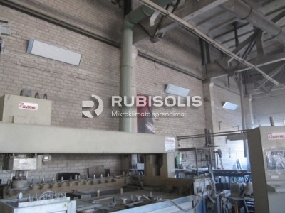 GAMYBOS CECHO ŠILDYMAS SPINDULINIAIS ŠILDYTUVAIS